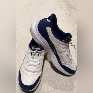 Skechers 8.5M White w/Navy Hands Free Slip-ins: Contour Foam - Cozy Fit #150404